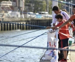 La escuela de Pesca del Consorcio de Aguas abrirá sus puertas a los 'txikis' en el muelle de Ripa